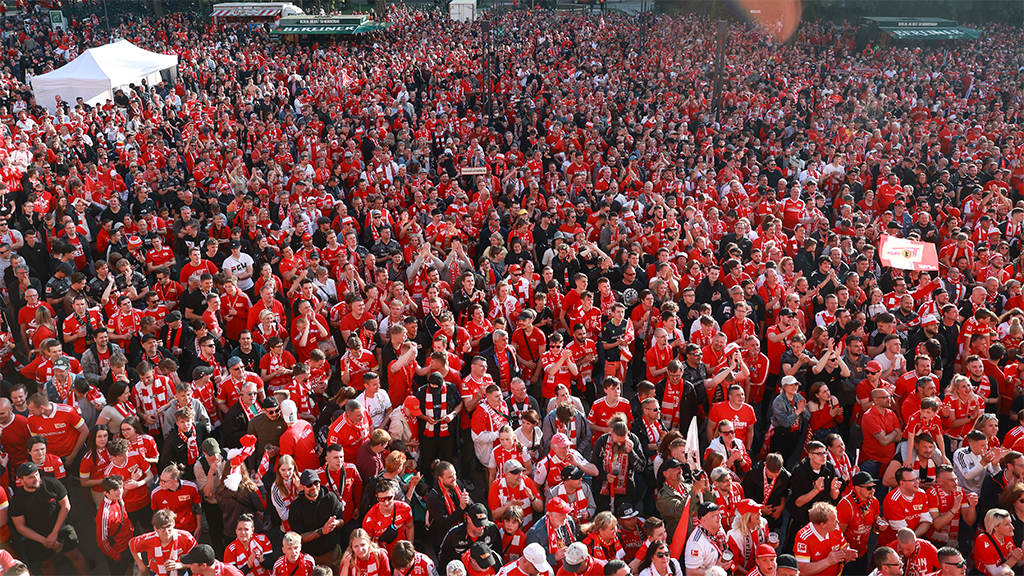 “1. FC Union Berlin’s Season Finale: Defending Fourth Place and Celebrating with Music and Food”